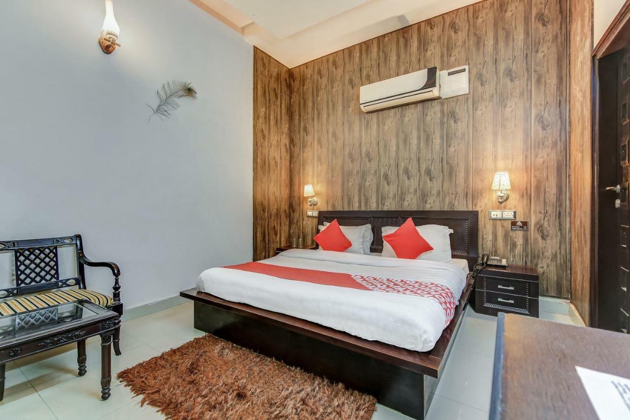 Oyo 27999 Hotel Deep Sirsa Exterior foto